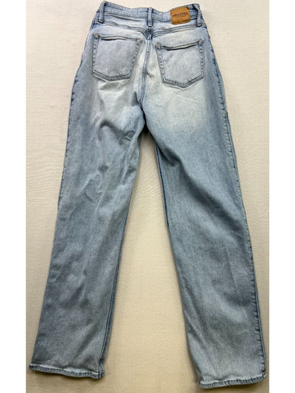Hollister Women's Curvy Ultra High-Rise Dad Jeans Denim Size 3R Blue Light Wash - Picture 2 of 11